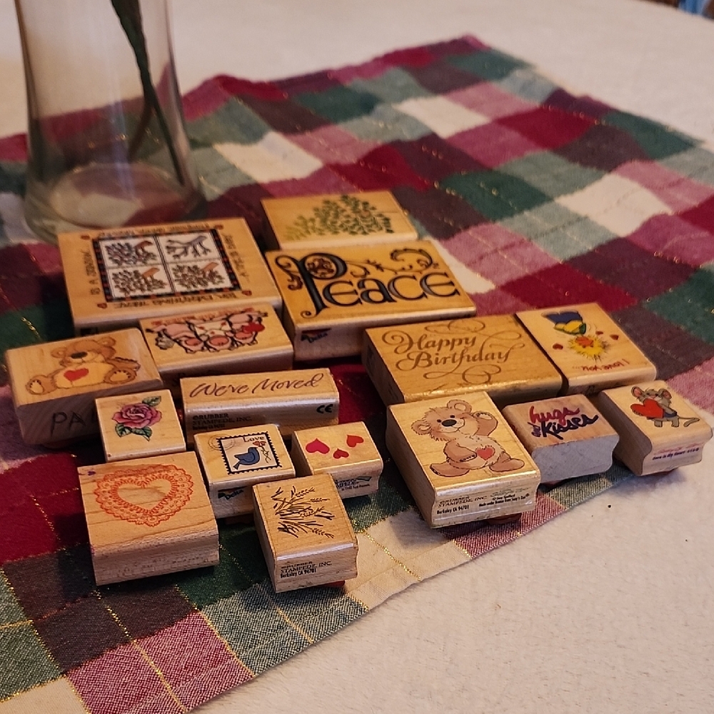 Rubber Stampede Inc. 16 Wooden Rubber Stamps